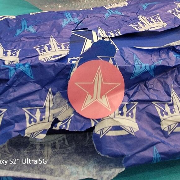 NEW NEVER OPENED JEFFREE STAR BLUE BLOOD ARTISTRY PALETTE - Picture 2 of 10